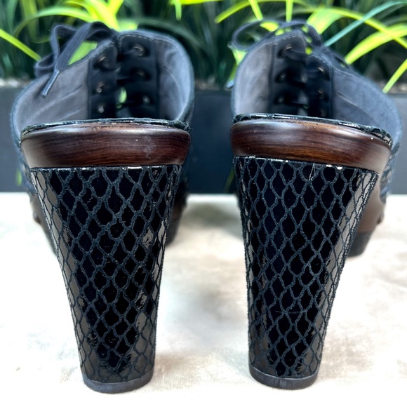 New w/o box: Stuart Weiztman Black Platform Sandals in 9 *RARE* style very chic - Picture 5 of 11